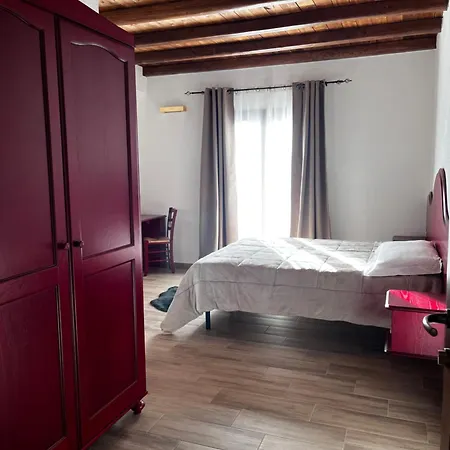 Is Cubas Bed & Breakfast Desulo