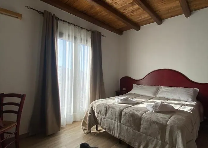 فندق مبيت وإفطار Is Cubas