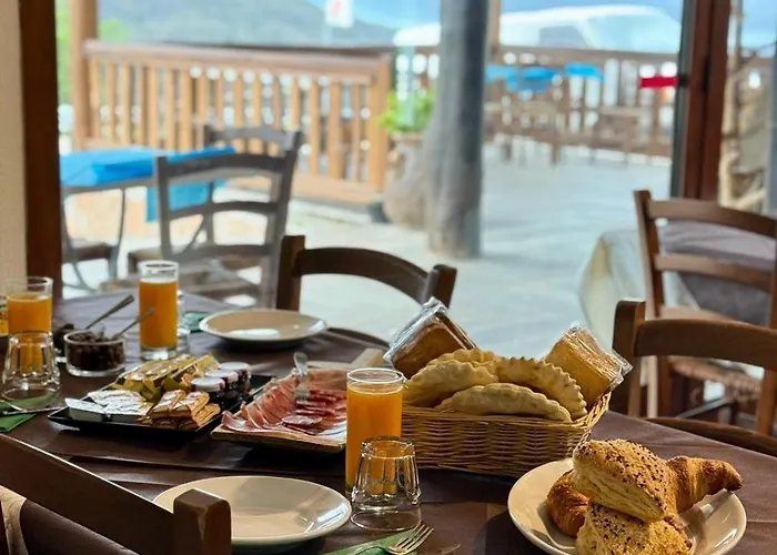 فندق مبيت وإفطار Is Cubas